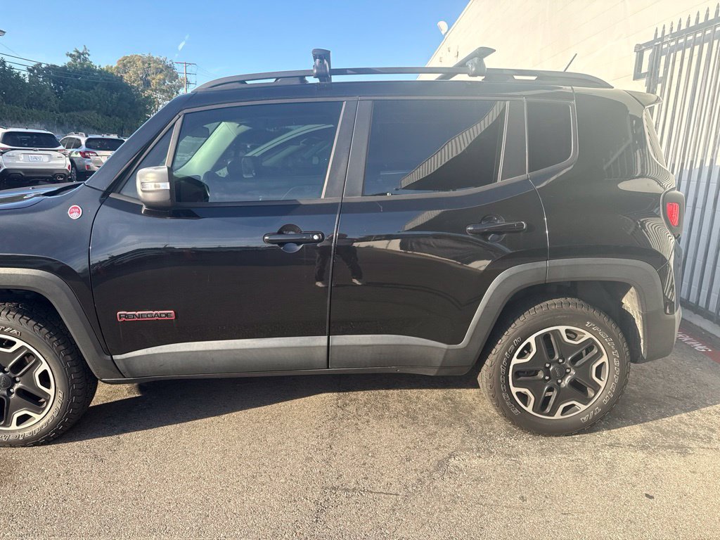 Used 2016 Jeep Renegade Trailhawk AWD/4WD image 17
