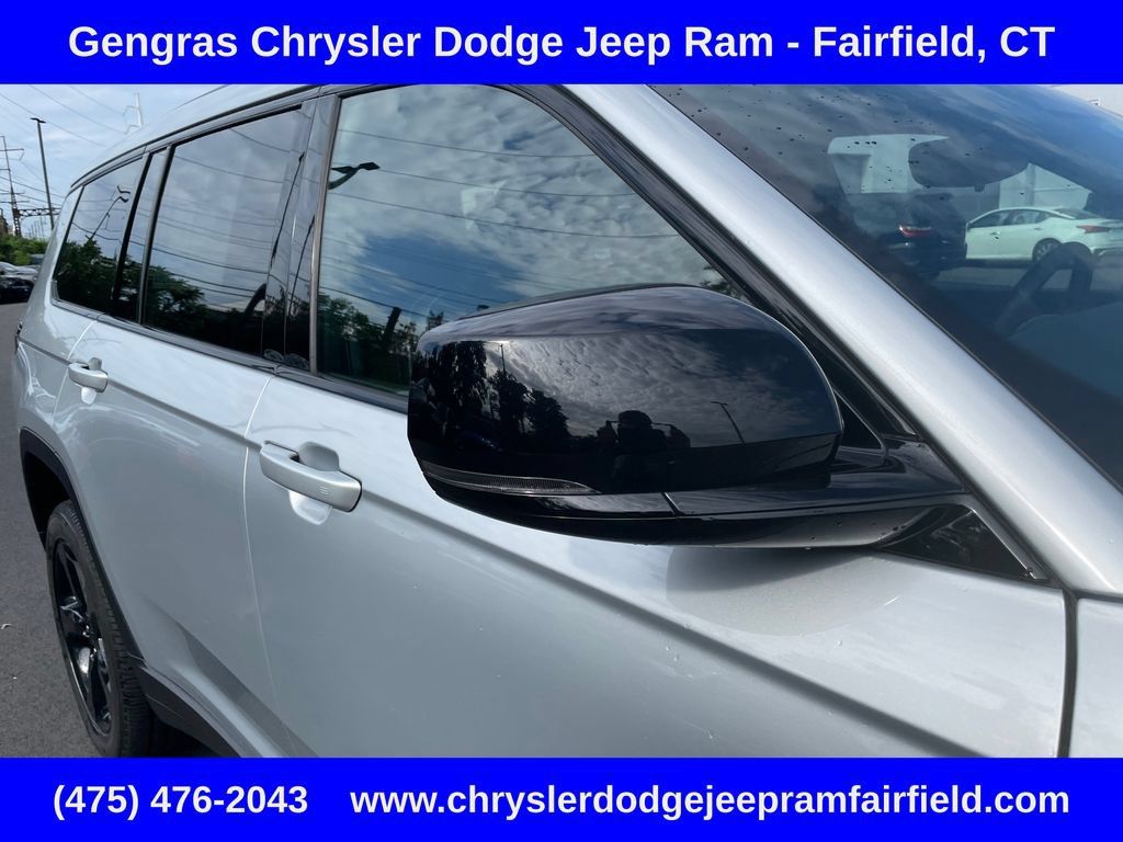 Used 2023 Jeep Grand Cherokee L Altitude AWD/4WD image 14