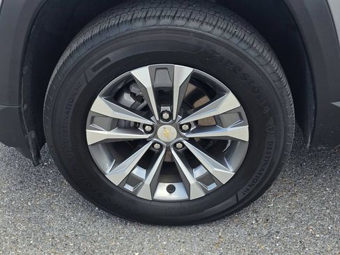 Used 2026 Chevrolet Equinox LT FWD image 9