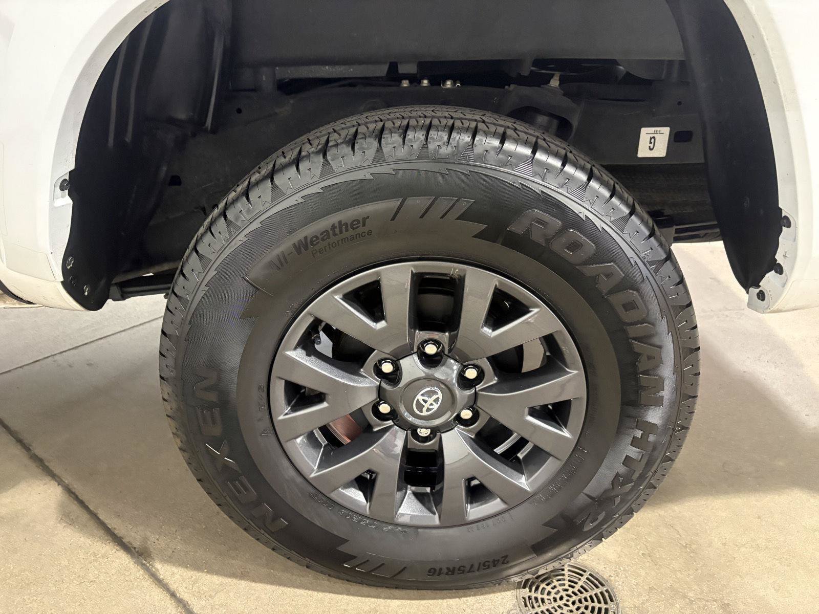 Used 2023 Toyota Tacoma SR5 w/ Technology Package AWD/4WD image 62