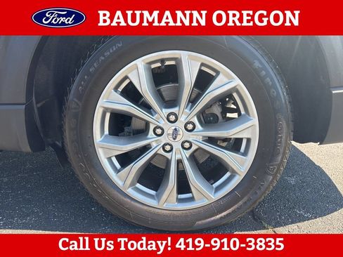 Used 2022 Ford Explorer XLT w/ Equipment Group 202A AWD/4WD image 13