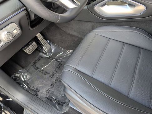 New 2026 Mercedes-Benz GLS 580 4MATIC image 4