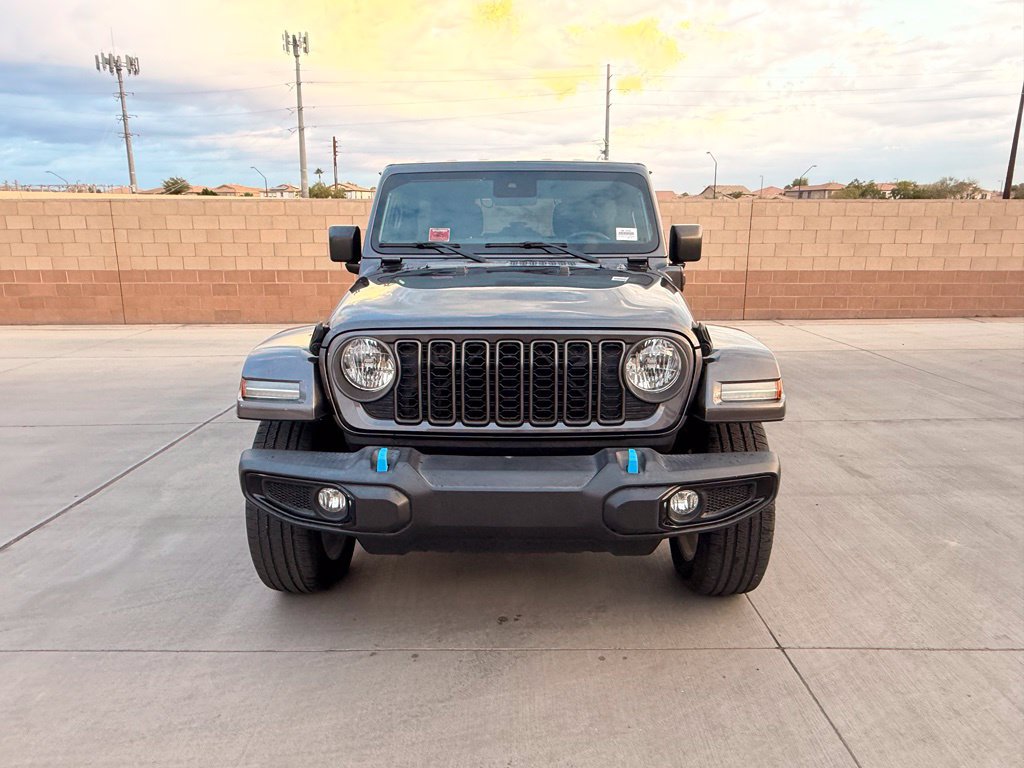 Used 2024 Jeep Wrangler Unlimited w/ Convenience Group AWD/4WD image 3