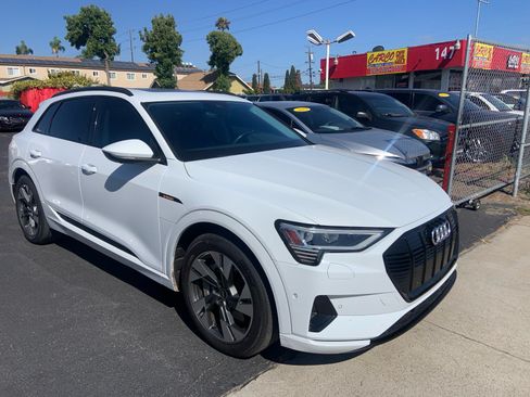 Used 2021 Audi e-tron Premium w/ Convenience Plus Package AWD/4WD image 1