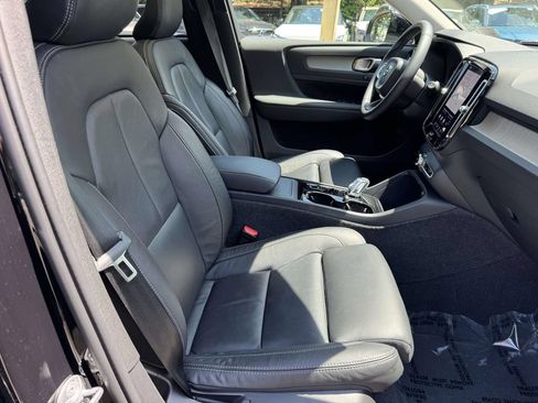 Used 2023 Volvo XC40 B5 Plus w/ Climate Package AWD/4WD image 18