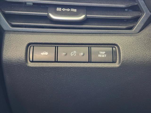 Used 2025 Nissan Altima 2.5 SV FWD image 17