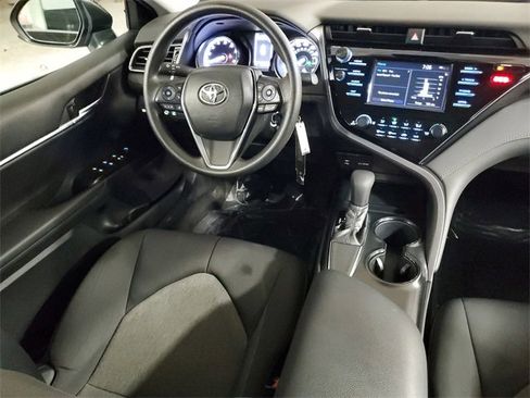 Used 2019 Toyota Camry LE image 12