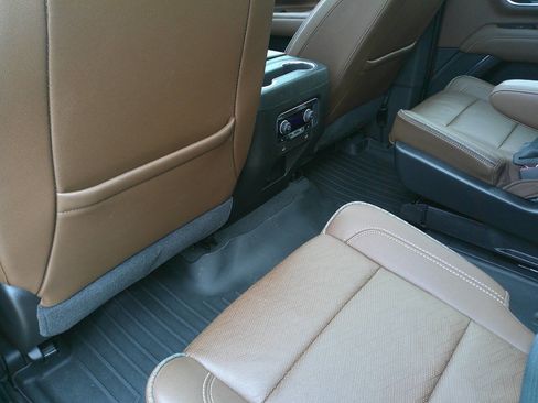 Used 2021 Chevrolet Tahoe High Country image 13