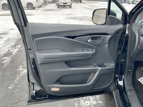 Used 2020 Honda Pilot Touring image 23