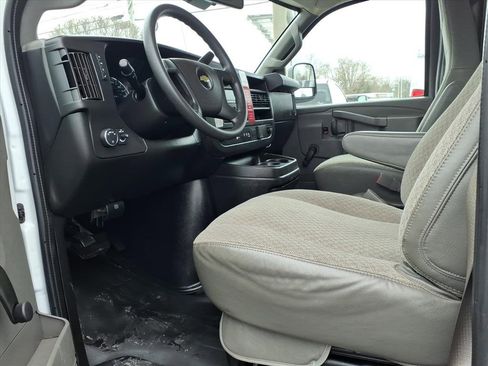 Used 2021 Chevrolet Express 3500 image 10