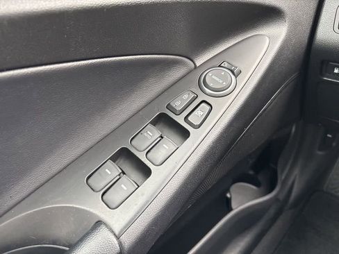 Used 2013 Hyundai Sonata SE w/ Navigation & Sunroof Pkg image 24