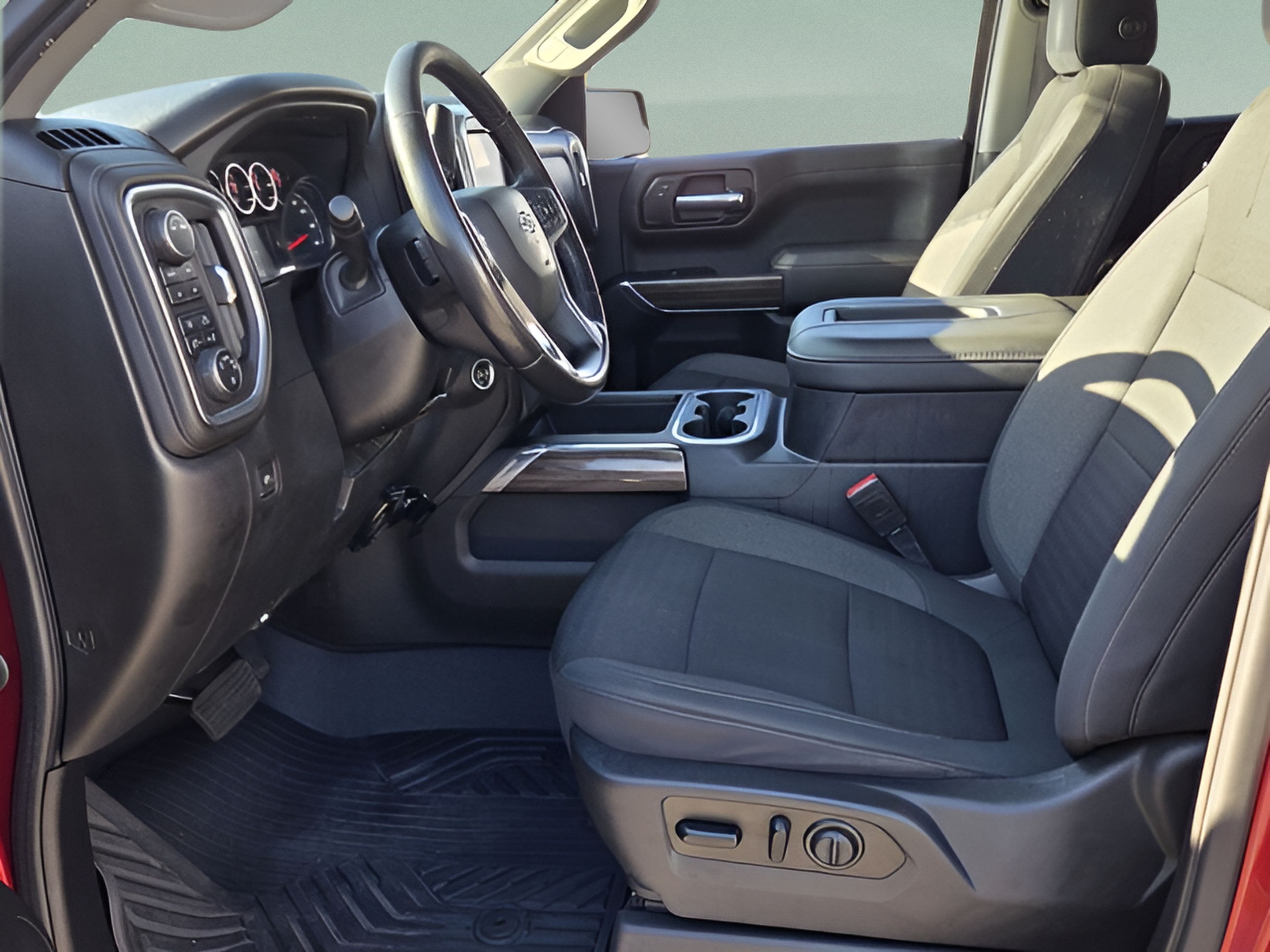 Used 2021 Chevrolet Silverado 1500 LT Trail Boss w/ Bed Protection Package AWD/4WD image 11