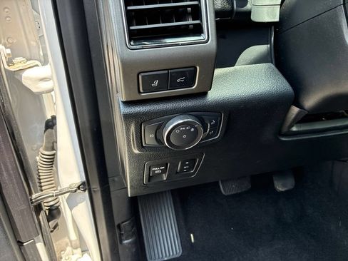 Used 2019 Ford Expedition XLT w/ Equipment Group 202A RWD image 21