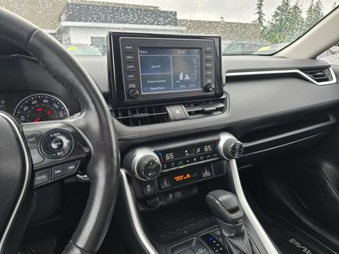 Used 2019 Toyota RAV4 XLE AWD/4WD image 28