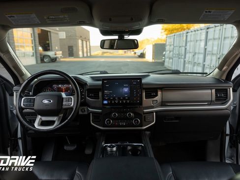 Used 2022 Ford Expedition Max XLT image 23