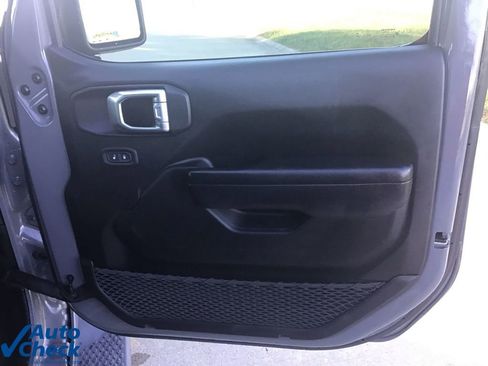 Used 2023 Jeep Wrangler Unlimited Rubicon image 18