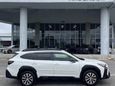 Certified 2025 Subaru Outback Premium image 2