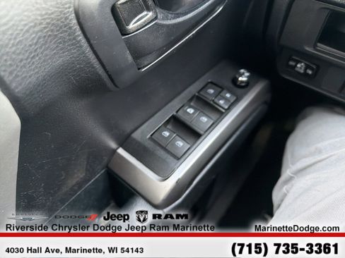 Used 2018 Toyota Tacoma SR5 w/ Four Season Floor Mat Package image 19