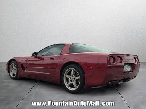 Used 2004 Chevrolet Corvette Coupe w/ Preferred Equipment Group RWD image 3