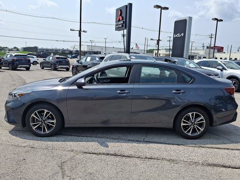 Certified 2024 Kia Forte LXS FWD image 5