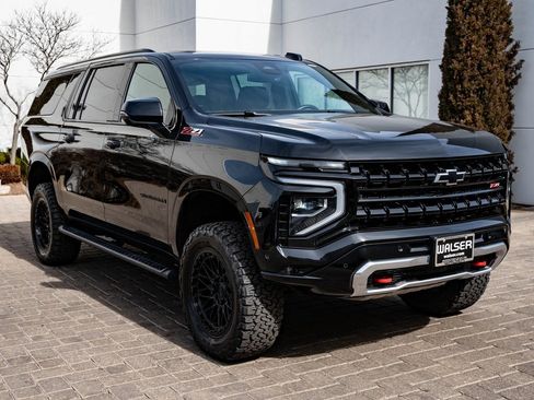 Used 2025 Chevrolet Suburban Z71 w/ Comfort Package image 12