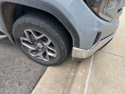 Used 2024 GMC Sierra 1500 SLE image 4