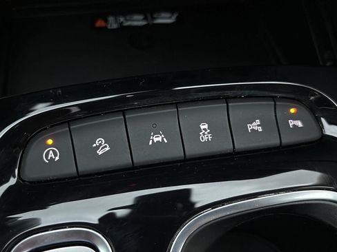 Certified 2023 Buick Envision Avenir AWD/4WD image 21