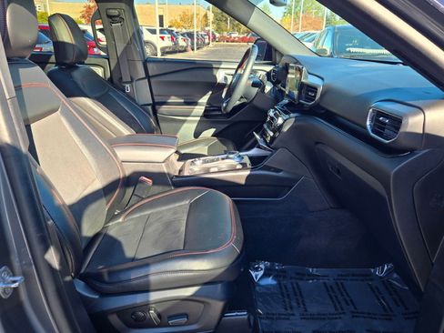 Certified 2022 Ford Explorer ST-Line image 5