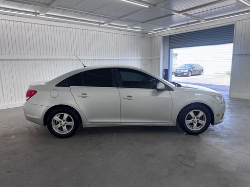 Used 2011 Chevrolet Cruze LT FWD image 4