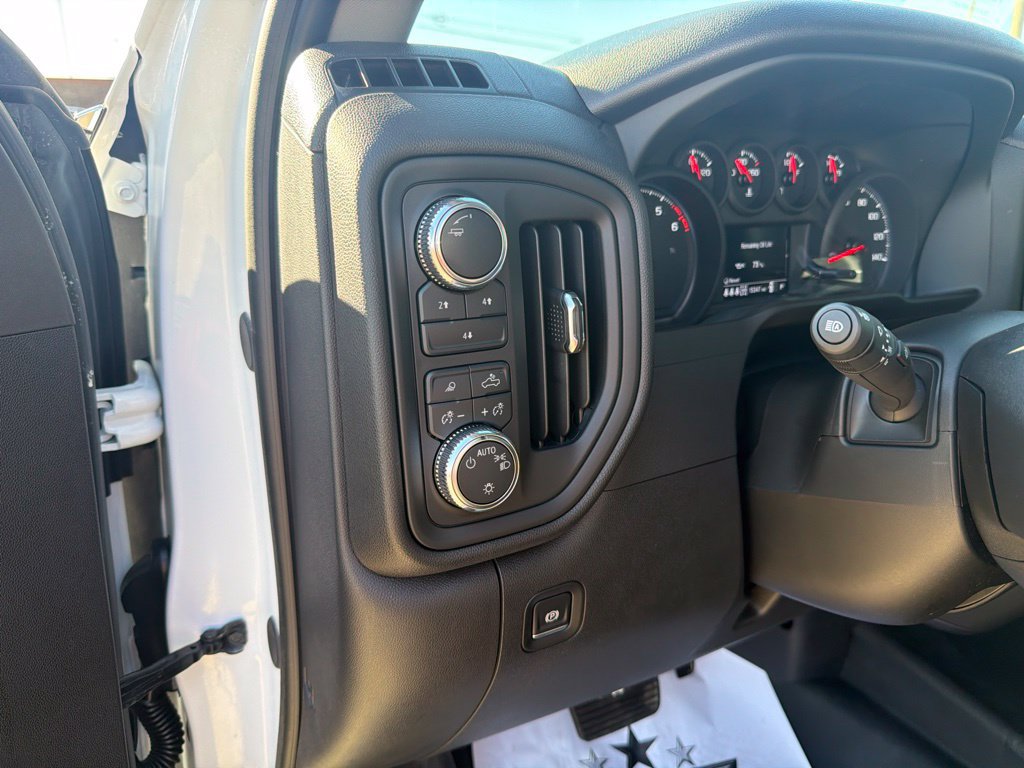 Used 2025 GMC Sierra 2500 Pro w/ 1SA Pro Safety Plus Package AWD/4WD image 17