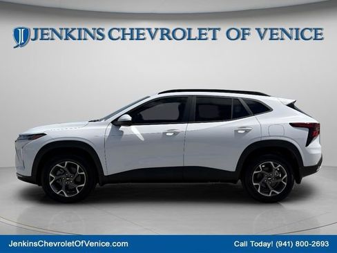 New 2026 Chevrolet Trax LT w/ LT Convenience Package FWD image 9