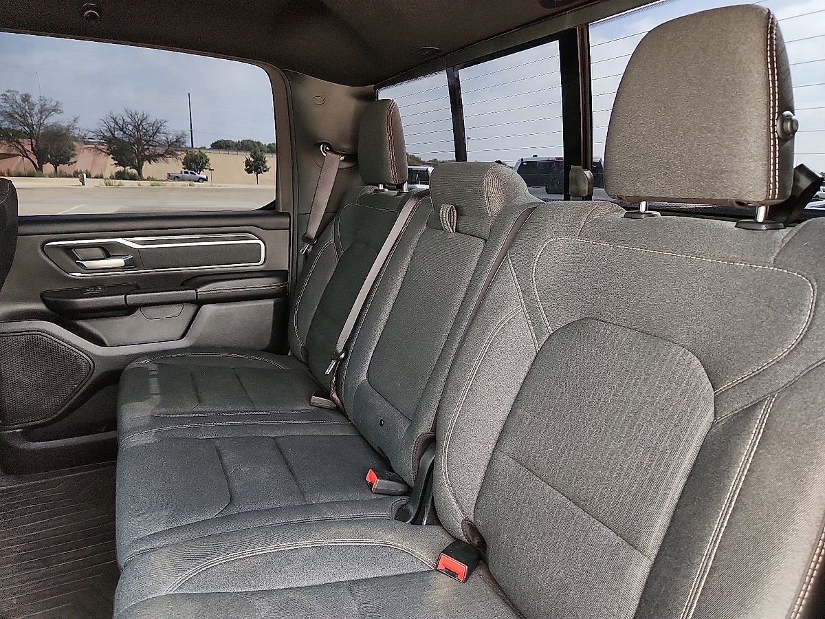 Used 2020 RAM 1500 Big Horn AWD/4WD image 5