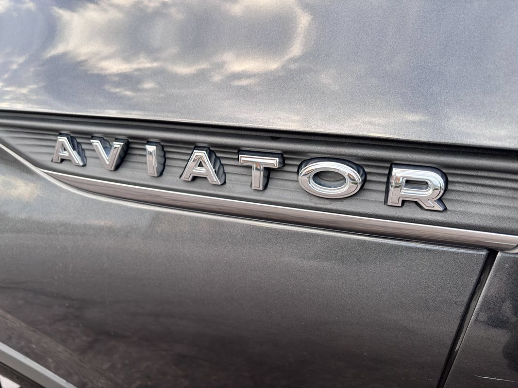 Used 2020 Lincoln Aviator Reserve RWD image 11