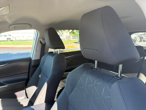 Certified 2022 Toyota RAV4 XLE FWD image 10