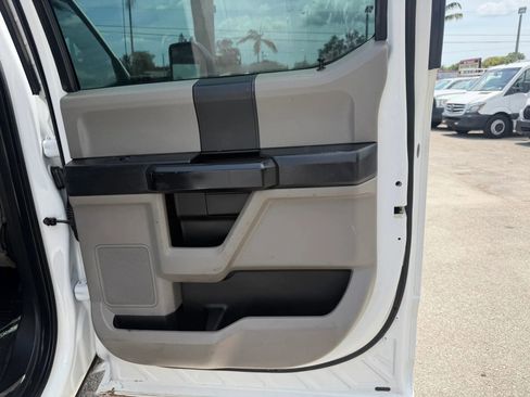 Used 2017 Ford F550 4x4 Crew Cab Super Duty image 15