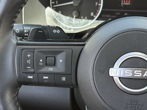 Used 2025 Nissan Pathfinder SL AWD/4WD image 13