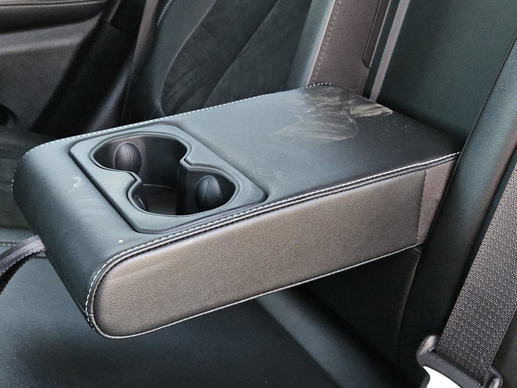 Used 2025 Jeep Grand Cherokee Altitude AWD/4WD image 37