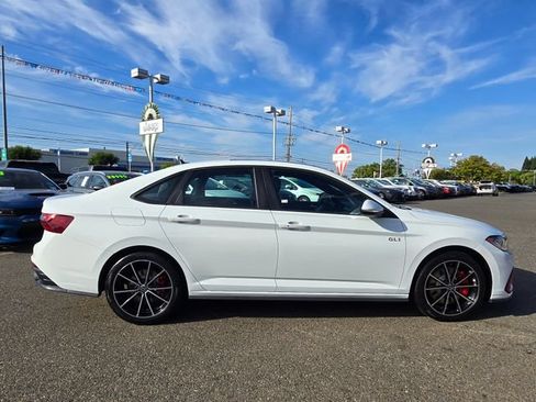Used 2025 Volkswagen Jetta GLI Autobahn FWD image 7