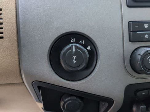 Used 2011 Ford F250 XLT w/ XLT Interior Pkg AWD/4WD image 35