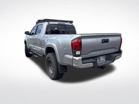Used 2022 Toyota Tacoma SR5 AWD/4WD image 4