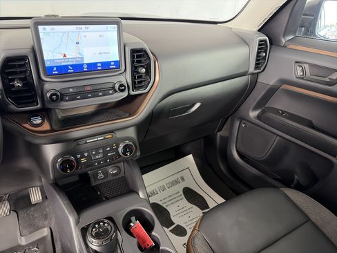 Used 2023 Ford Bronco Sport Outer Banks w/ Tech Package AWD/4WD image 4
