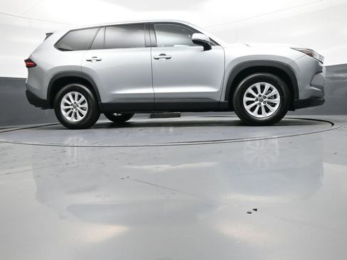 Certified 2025 Toyota Grand Highlander AWD image 30
