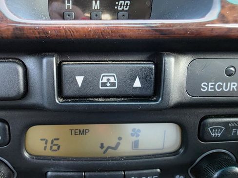 Used 2000 Toyota 4Runner Limited image 18