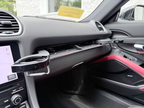 Used 2018 Porsche 718 Cayman RWD image 24