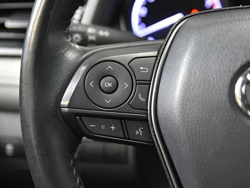 Used 2022 Toyota Camry SE FWD image 19