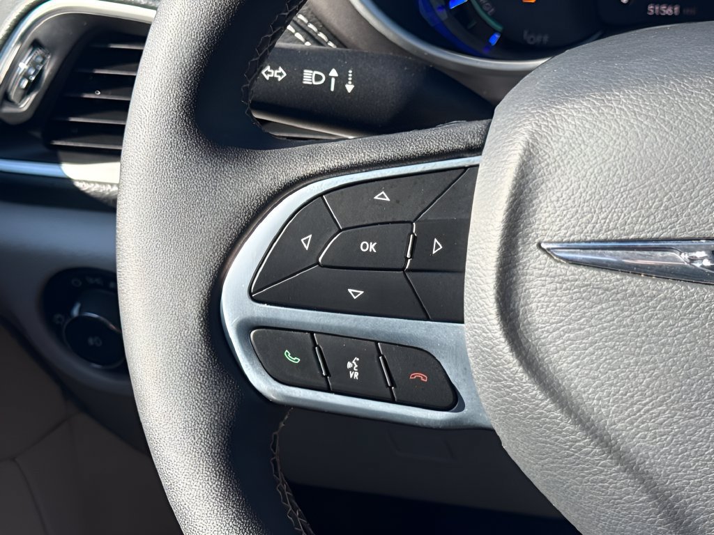 Used 2024 Chrysler Pacifica Limited FWD image 14