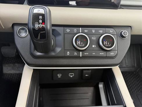 Used 2024 Land Rover Defender 110 X-Dynamic SE image 23