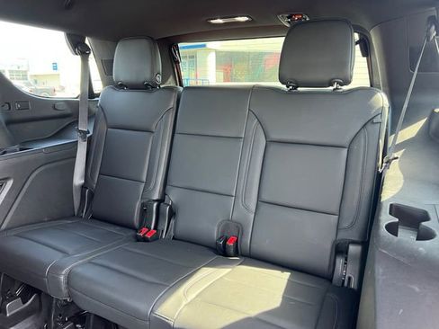 Used 2021 Chevrolet Tahoe Z71 w/ Z71 Signature Package AWD/4WD image 6