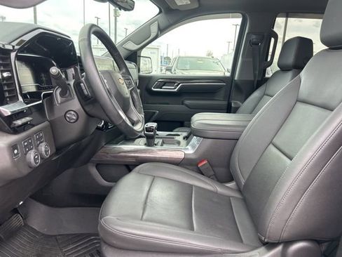 Used 2025 Chevrolet Silverado 1500 LTZ w/ LTZ Premium Package image 15