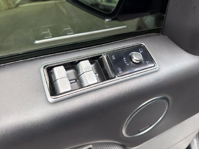 Used 2021 Land Rover Range Rover Sport HST AWD/4WD image 17